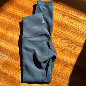 Dark blue wonder under leggings